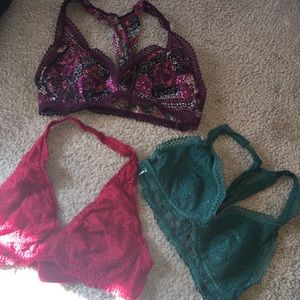 VS Bralette lot 2 Size M 1 Size S•offers welcome•